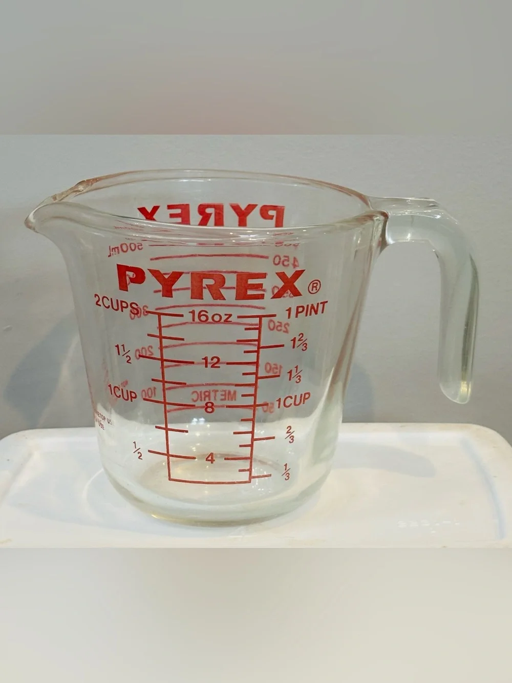 Vintage Pyrex 2 Cup 500ml Glass Measuring Cup with Red Lettering Made in USA 516